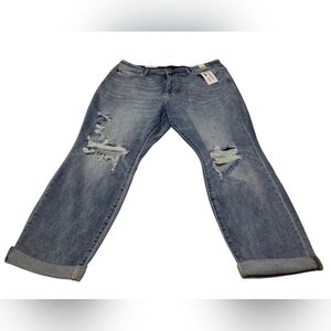 Women’s 22W Judy Blue Boyfriend Fit Mid-Rise Distressed with Cuffed Hem